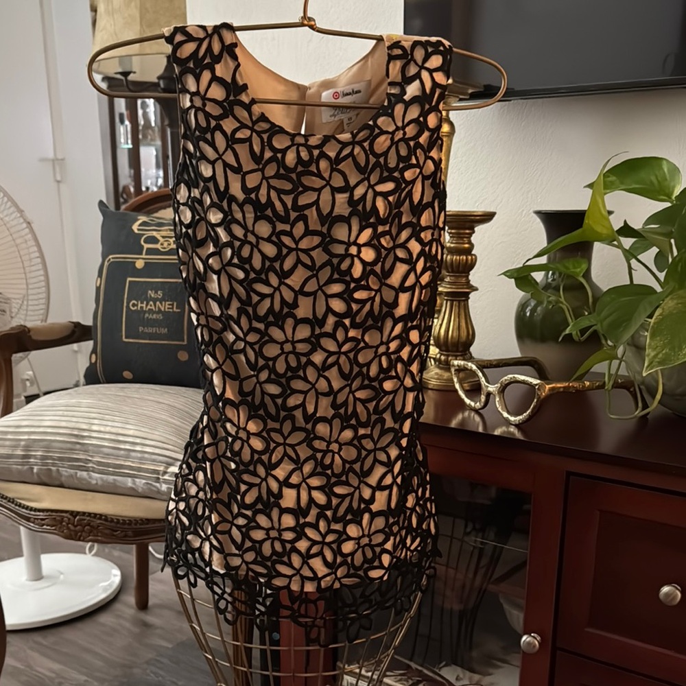 Size XS AUTHENTIC Neiman Marcus Lela Rose Top